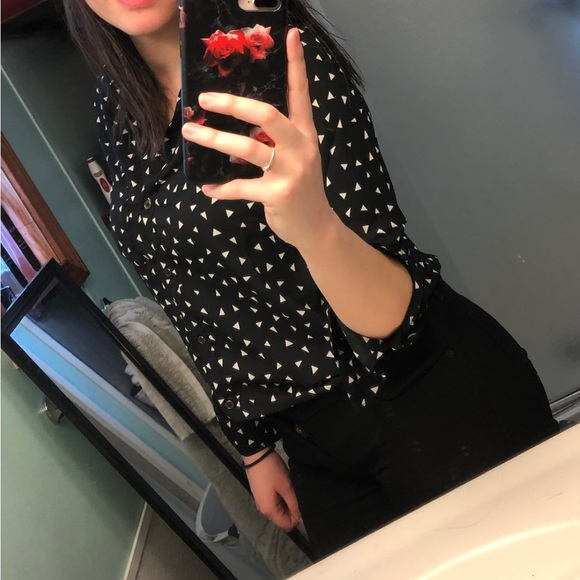 Blouses and dress shirts - Picture 9 of 11